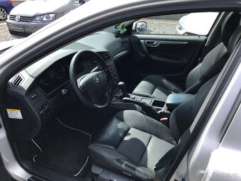 Volvo V70 2,4 D Momentum, rozvody a servis, alternátor. - 9