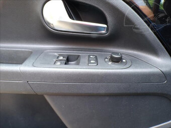 Volkswagen Up 1,0 MPI 1.MAJITEL,SERVISNÍ KNHA - 9