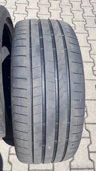 Prodám letní pneumatiky Bridgestone 245/40 R21 100Y - 9