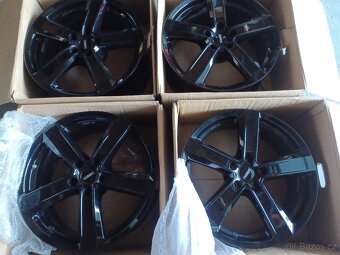 5x112 R18 7.5j et 25 Dezent black zanovni - 9