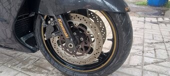 Kawasaki ZZR 1100 - 9