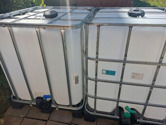 IBC 1000L kontejnery na pitnou vodu pro zvířata - 9