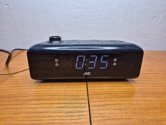 Elegantní radiobudík JVC RA-E211B s velkým LED displejem - 9