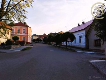 RD Předhradí, CP 489 m2, dvůr, dvougenerační, podkroví, k... - 9