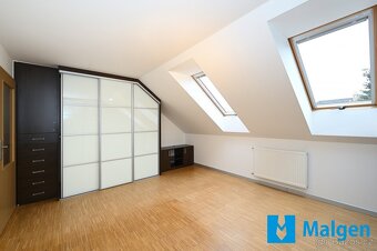 Prodej RD 4+kk, Čelákovice, pozemek 449 m2, Praha - Východ - 9