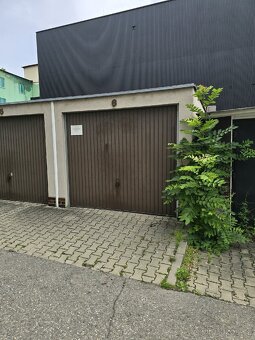 GARÁŽ / SKLAD PRAHA 5 UL. KE KOTLAŘCE - 9
