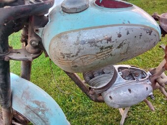 Jawa ČZ 150 kyvacka - 9