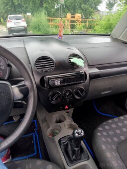 Prodám VW.new.beetle 2.0 benzín rok.2026 - 9