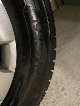 Zimní sada 15” plech disků 5x112 a ZÁNOVNÍ pneu 195/65 R15 - 9
