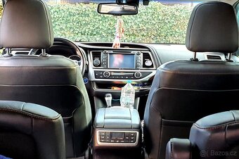 Toyota Highlander Limited Hybrid 210kw - 9