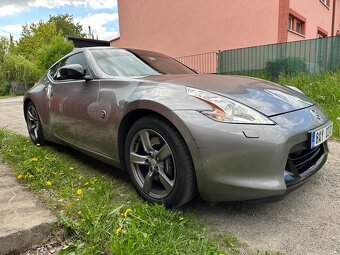 Nissan 370z - 9