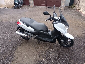 yamaha x max 125i bílý rv 2012 cz doklady v ceně - 9