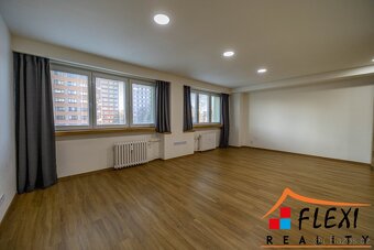 Pronájem moderního bytu 2+kk se zasklenou lodžií, os.vl., 57 - 9