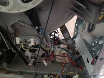 Pračka AEG LTX7E372C na náhradní díly - 9
