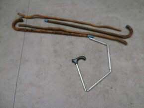 Hůlka, čakan, špacírka, 5 kusů za 600 kč včetně pošty - 9