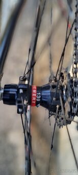 Karbonové silniční kolo - 9