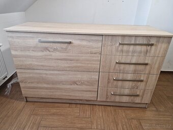 Kvalitní skříně/komody - do obýváku + peřiňák - 9