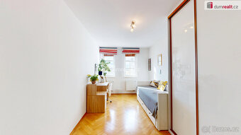 Výjimečný mezonet 5+kk s terasou a výhledem na Prahu - Ulice - 9