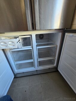 Prodám americkou lednici Beko s výrobníkem ledu – 6 000 Kč - 9