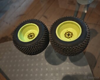 Rc kola na 1:10, disk 2.2 palce (56 mm). - 9