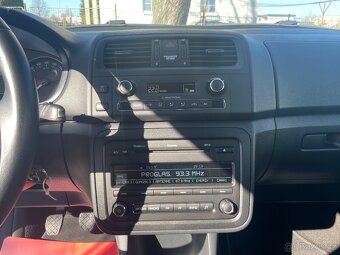 Škoda Fabia 1,2 TSi Serviska, Climatronic - 9