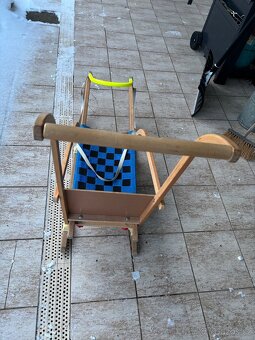 Sáně s odnímatelným opěradlem. - 9