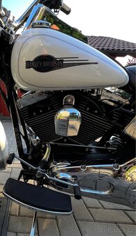 Harley - Davidson, bílý Softail Heritage 88´ inch. - 9