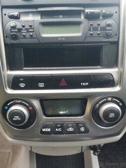 KIA CERATO 2004 BENZÍN DIGIKLIMATIZACE - 9