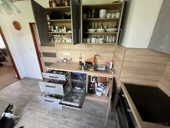 Kuchyně vybavená se spotřebiči - 9