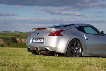 Nissan 370 Z - 9