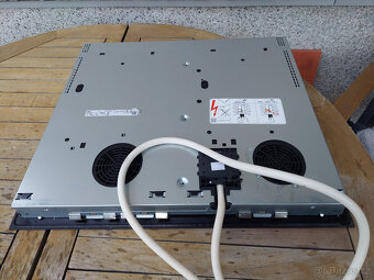 Prodám varnou desku AEG (IKB64301FB) a troubu AEG (BSK882320 - 9