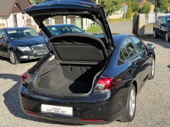 Opel Insignia 1.5Turbo 121kw (119.000km) TOP STAV - 9