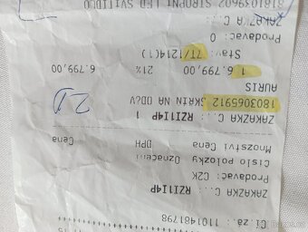 Bílá skříňka s 6ti poličkami - 9