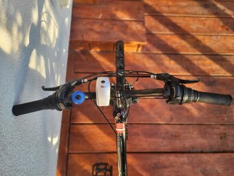 Prodám krásné dětské kolo Specialized horské - 9