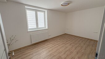 Prodám byt 3+kk 64m2 s garáží a zahradou - 9