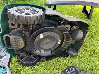 Robotická sekačka PARKSIDE Smart PMRDA 20-Li B2, 4Ah + garáž - 9