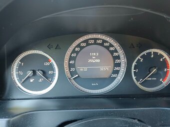 Mercedes 2,2 C204 - 9