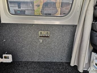 Obytná dodávka Mercedes Sprinter 906 - 9