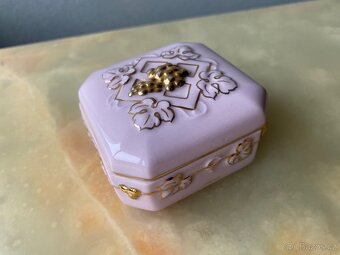 Porcelánové Krabičky A Figurky Royal Dux & Pirkenhammer - 9