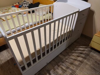 Postýlka s přebalovacím pultem - 9