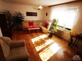 Vícegenerační Rd 3garáže chata bazén pergola zahrada - 9