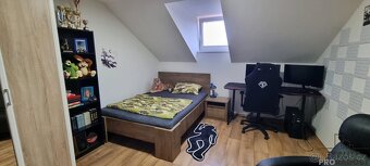 Prodej rodinného domu 5+kk  s garáží, bazénem a zimní zahrad - 9
