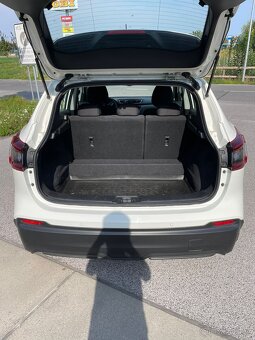 Nissan Qashqai 1.3 DIG-T ,64.000 km, serv. kniha - 9