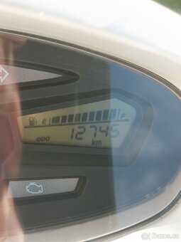 Prodám skútr Honda 125 PCX - 9