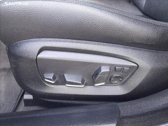 BMW Řada 5 F11 530D xDrive 190kw M packet Facelift r.v.2013 - 9