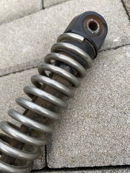 Zadní tlumiče Babetta 210 - 9