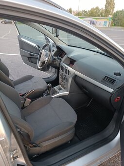 Opel Astra H kombi 1.7 Cdti 2009 - 9
