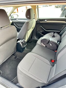 VW PASSAT Má najeto 35000 - 9