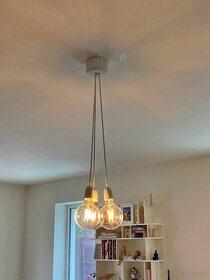 Moderní závěsný lustr s 3 žárovkami a Muuto základnou - 9