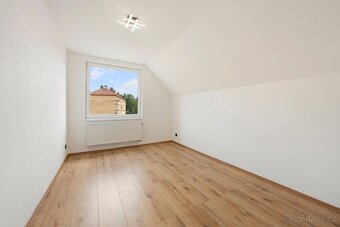 LUXUSNÍ byt Čebín 3kk 158m2 ( vč. zahrada, kuchyň, parking) - 9